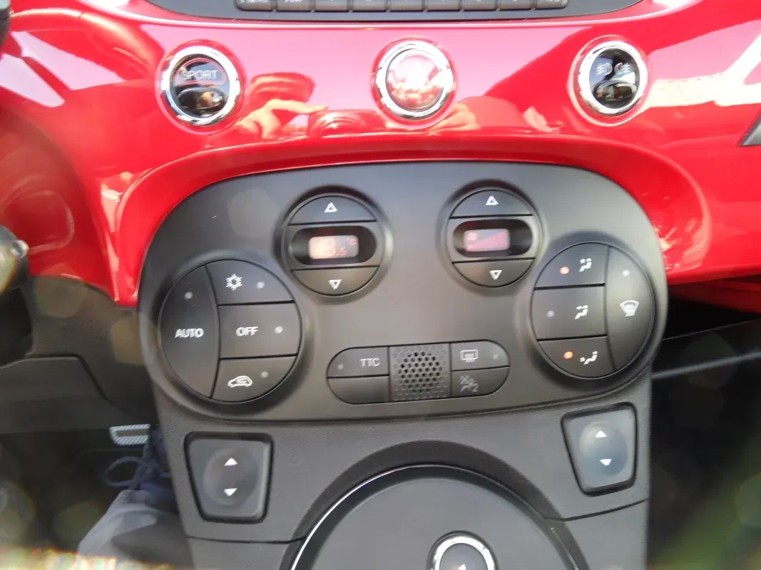 FIAT ABARTH 595C 14 TJET 160 TURISMO BOITE AUTO xénon