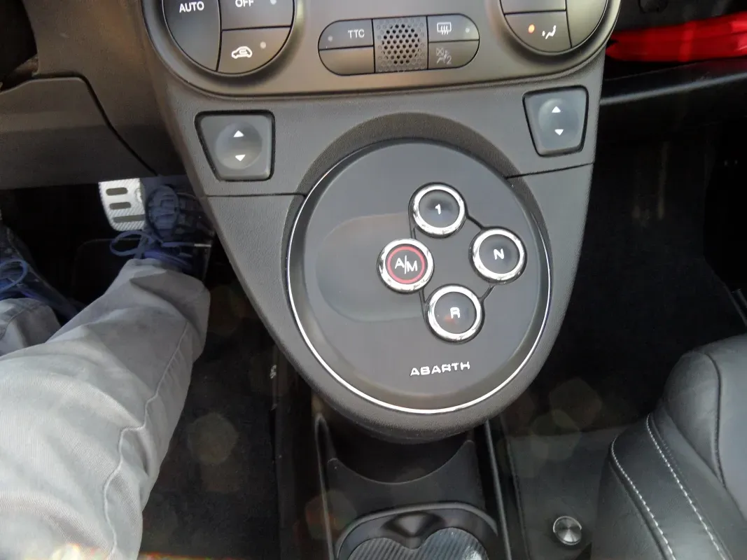 FIAT ABARTH 595C 14 TJET 160 TURISMO BOITE AUTO xénon