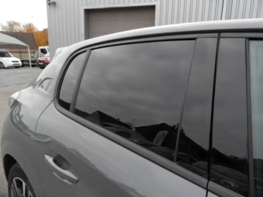 PEUGEOT NOUVELLE 208 12 ESSENCE 100 ALLURE PACK caméra 360 