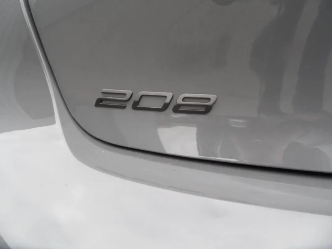 PEUGEOT NOUVELLE 208 12 ESSENCE 100 ALLURE PACK caméra 360 