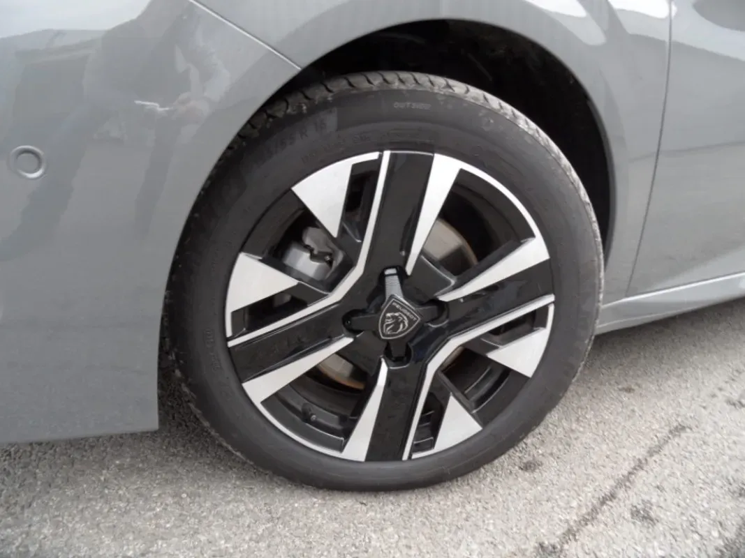 PEUGEOT NOUVELLE 208 12 ESSENCE 100 ALLURE PACK caméra 360 
