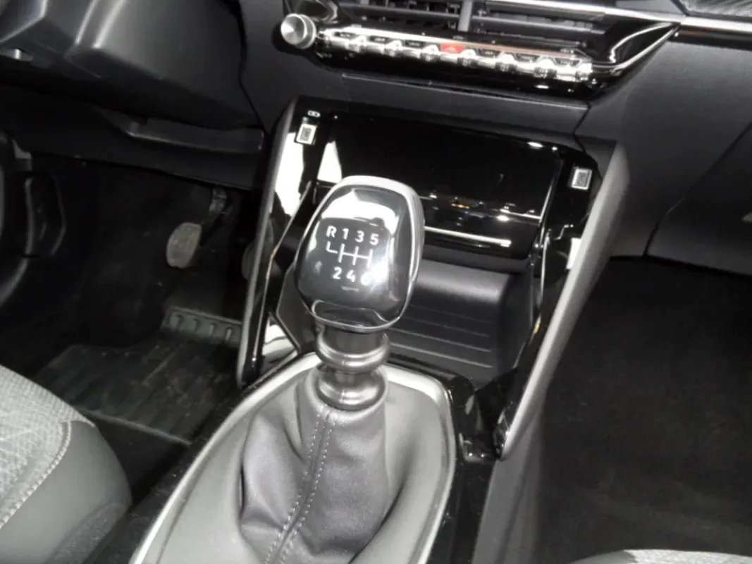 PEUGEOT NOUVELLE 208 12 ESSENCE 100 ALLURE PACK caméra 360 