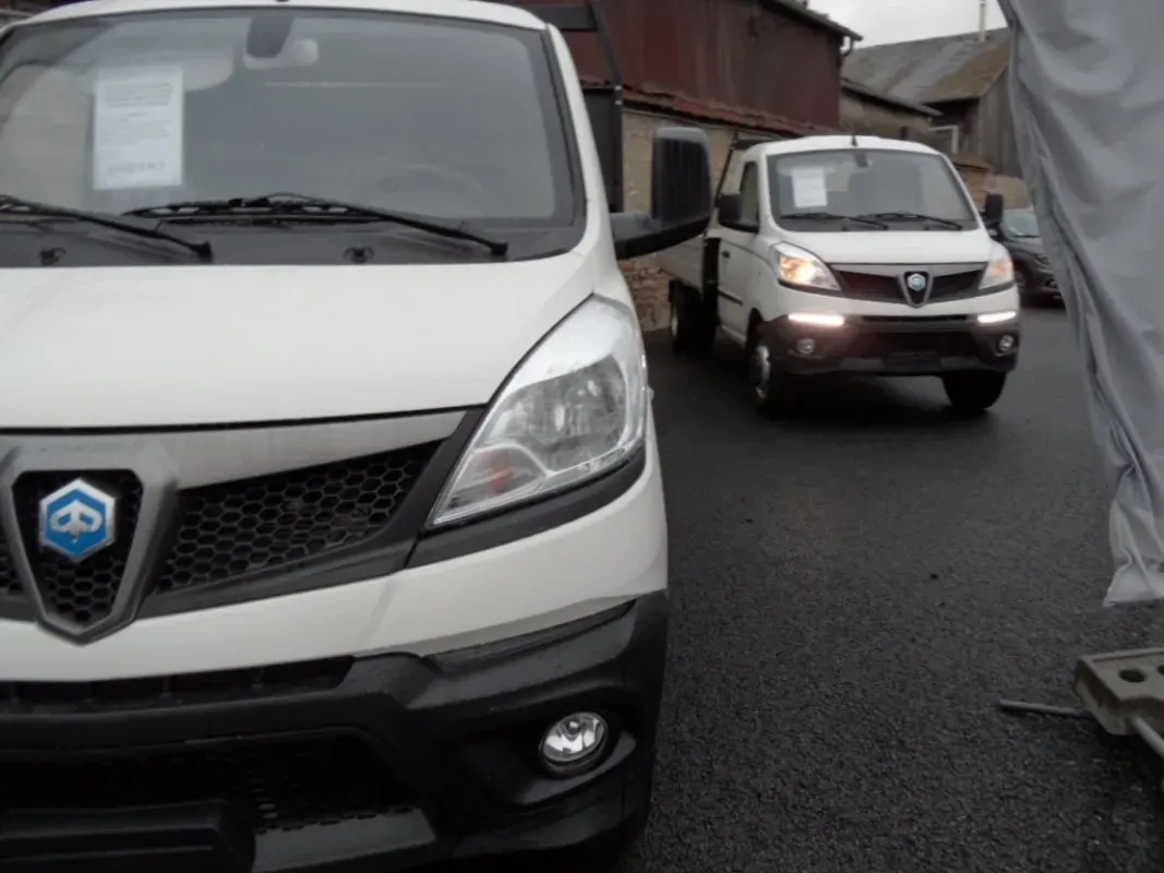 PIAGGO PORTER PLATEAU (OU BENNE) GPL ROUES JUMELEES NEUF, PRIX HT !!!!