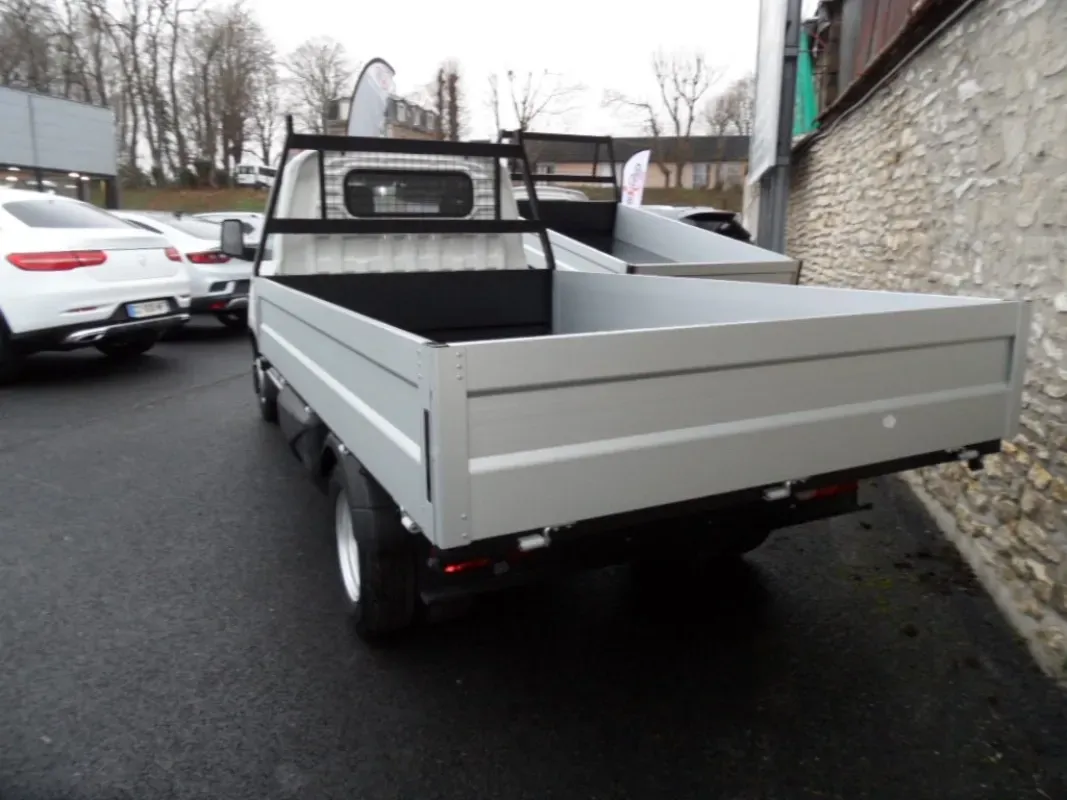 PIAGGO PORTER PLATEAU (OU BENNE) GPL ROUES JUMELEES NEUF, PRIX HT !!!!