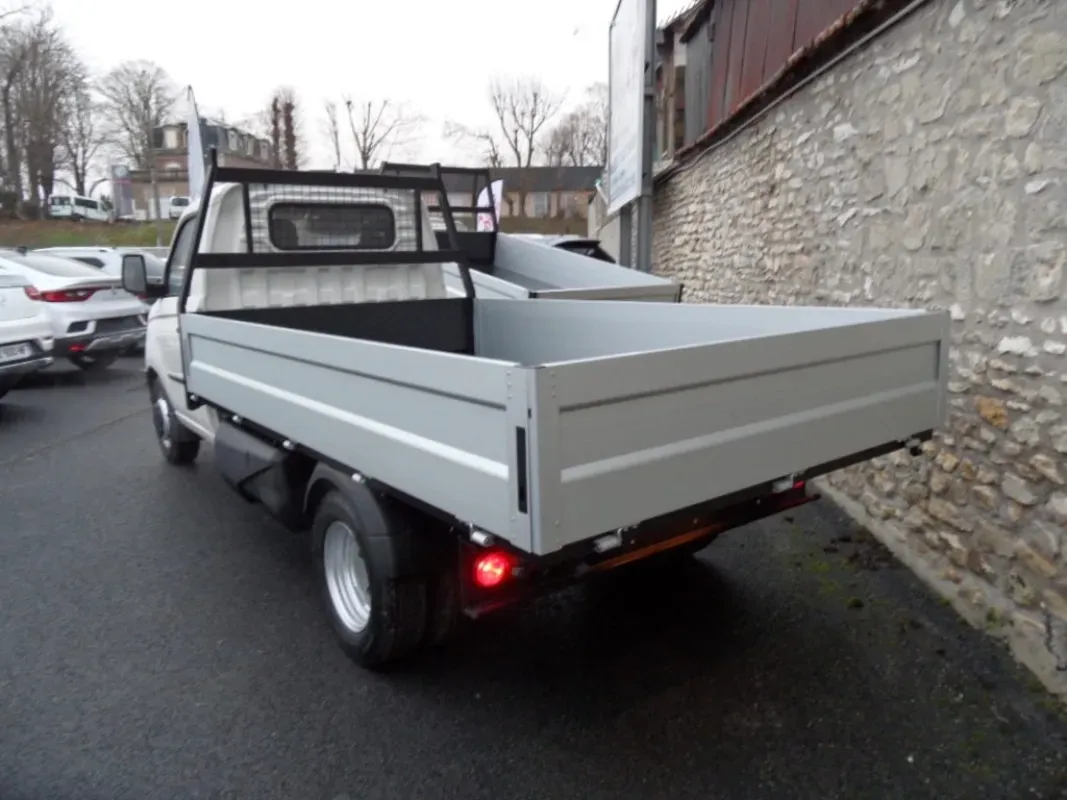 PIAGGO PORTER PLATEAU (OU BENNE) GPL ROUES JUMELEES NEUF, PRIX HT !!!!