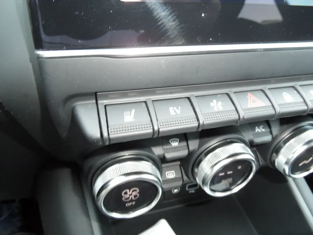 RENAULT CAPTUR E-TECH 145 CV HYBRID INITIALE PARIS EDC
