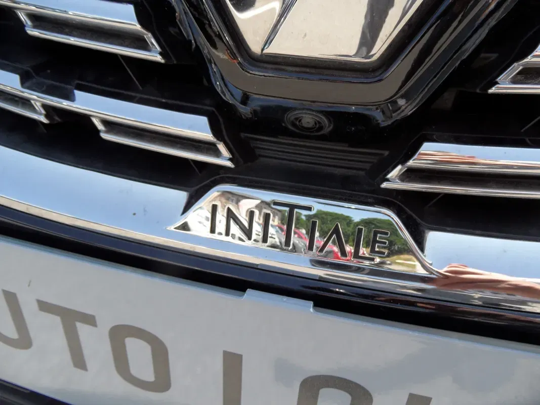 RENAULT CAPTUR E-TECH 145 CV HYBRID INITIALE PARIS EDC