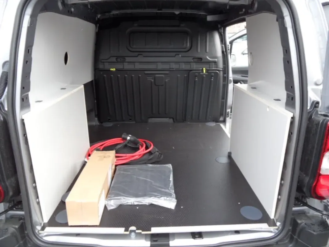 NOUVEAU FIAT E-DOBLO 136 CV PRO LOUNGE CONNECT 3 PLACES prix HT