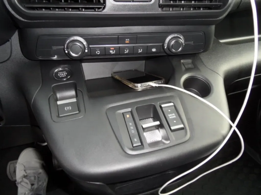 NOUVEAU FIAT E-DOBLO 136 CV PRO LOUNGE CONNECT 3 PLACES prix HT