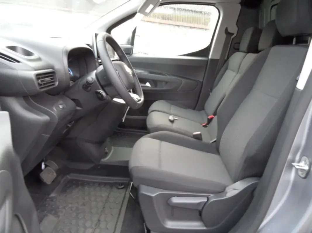NOUVEAU FIAT E-DOBLO 136 CV PRO LOUNGE CONNECT 3 PLACES prix HT