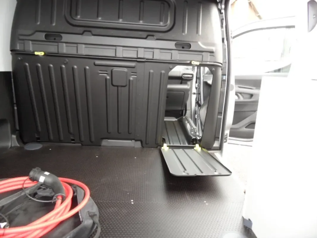 NOUVEAU FIAT E-DOBLO 136 CV PRO LOUNGE CONNECT 3 PLACES prix HT