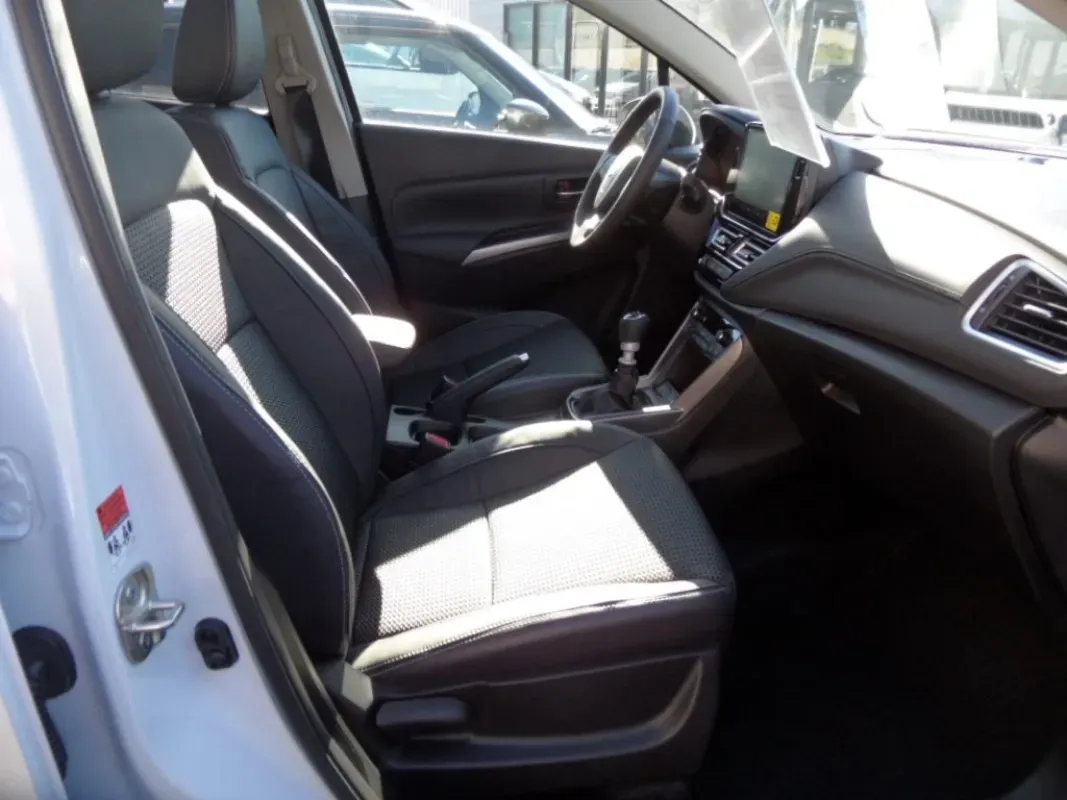 SUZUKI NOUVEAU S-CROSS 14 HYBRID 129 CV STYLE blanc métal NEUF