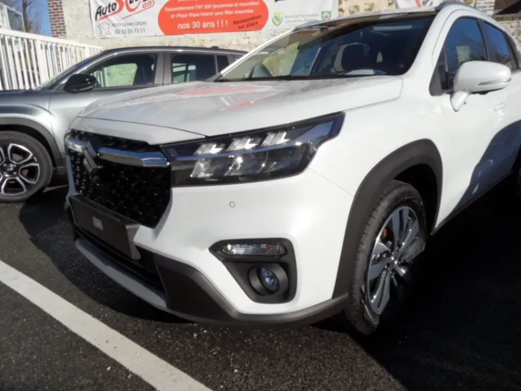 SUZUKI NOUVEAU S-CROSS 14 HYBRID 129 CV STYLE blanc métal NEUF