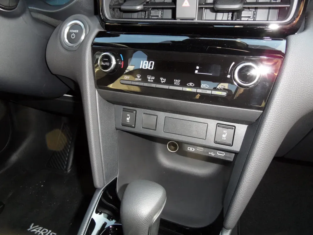 TOYOTA YARIS CROSS 15 HYBRID 116 DESIGN BOITE AUTO