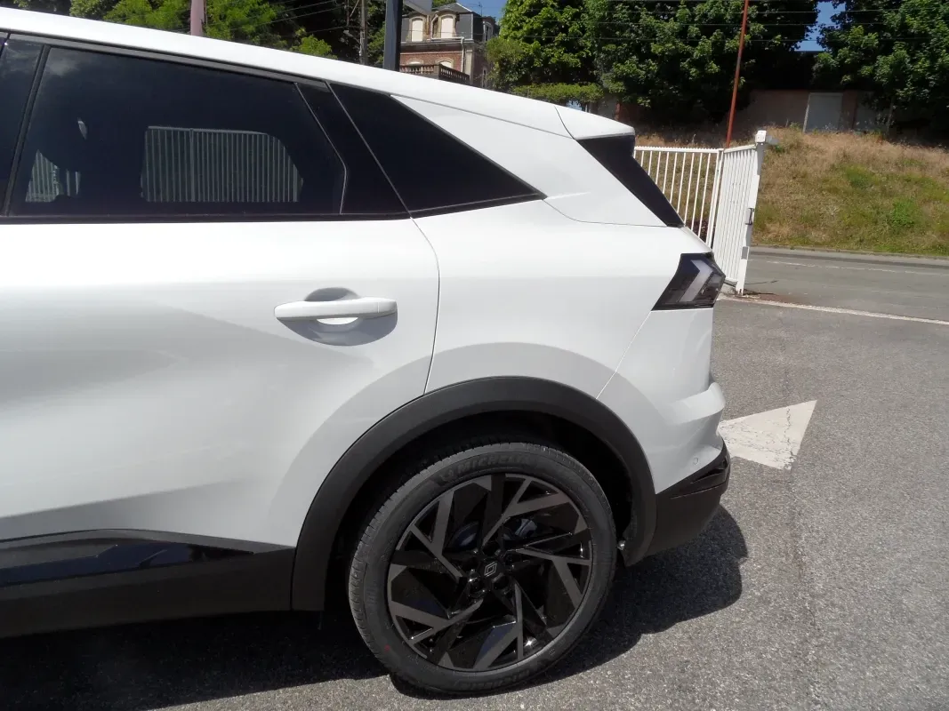 RENAULT SYMBIOZ E-TECH 145 cv EDC ESPRIT ALPINE boite auto