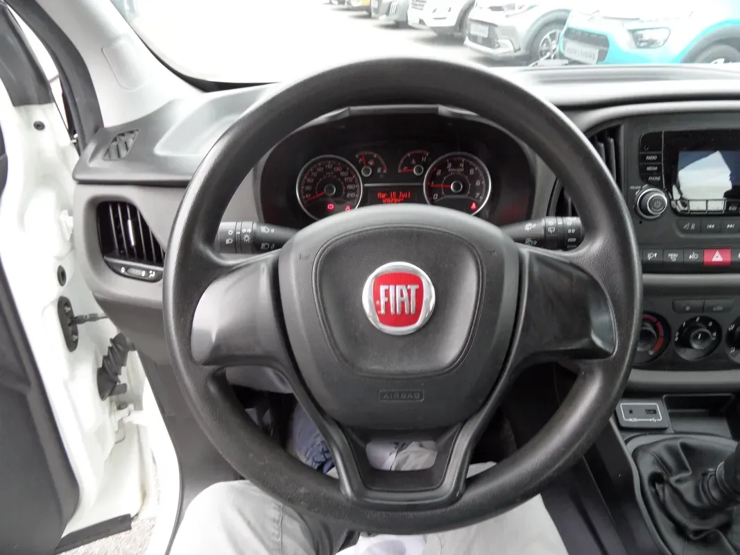 FIAT DOBLO 5 PLACES 16 M-JET 95 CV LOUNGE BV6