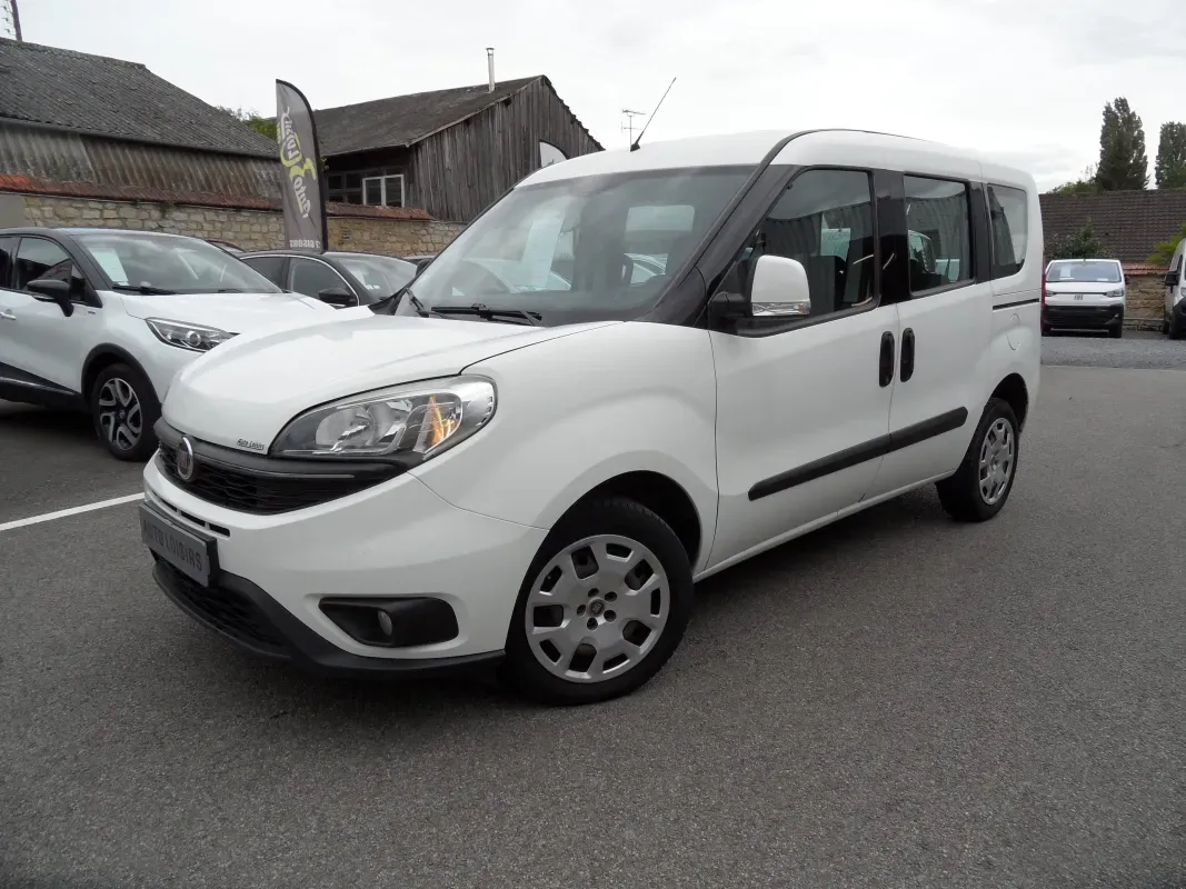 FIAT DOBLO 5 PLACES 16 M-JET 95 CV LOUNGE BV6