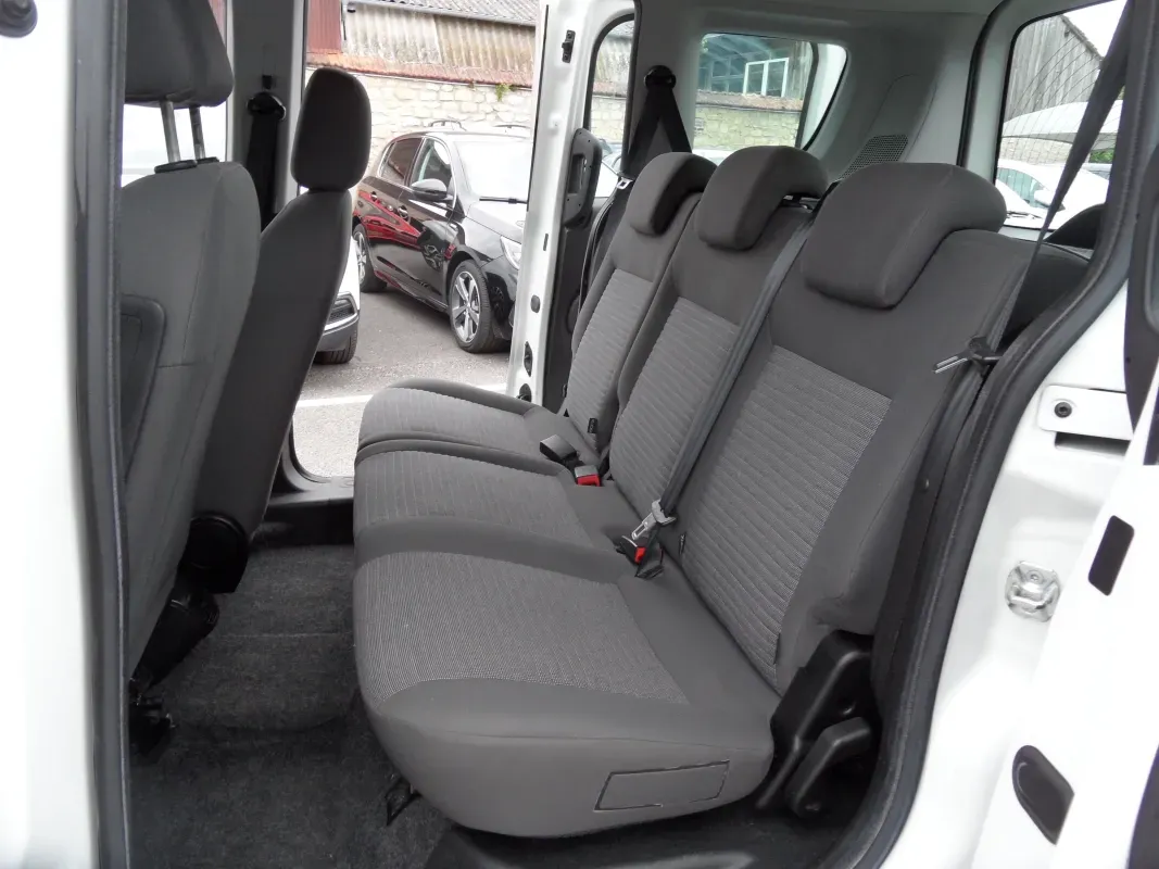 FIAT DOBLO 5 PLACES 16 M-JET 95 CV LOUNGE BV6