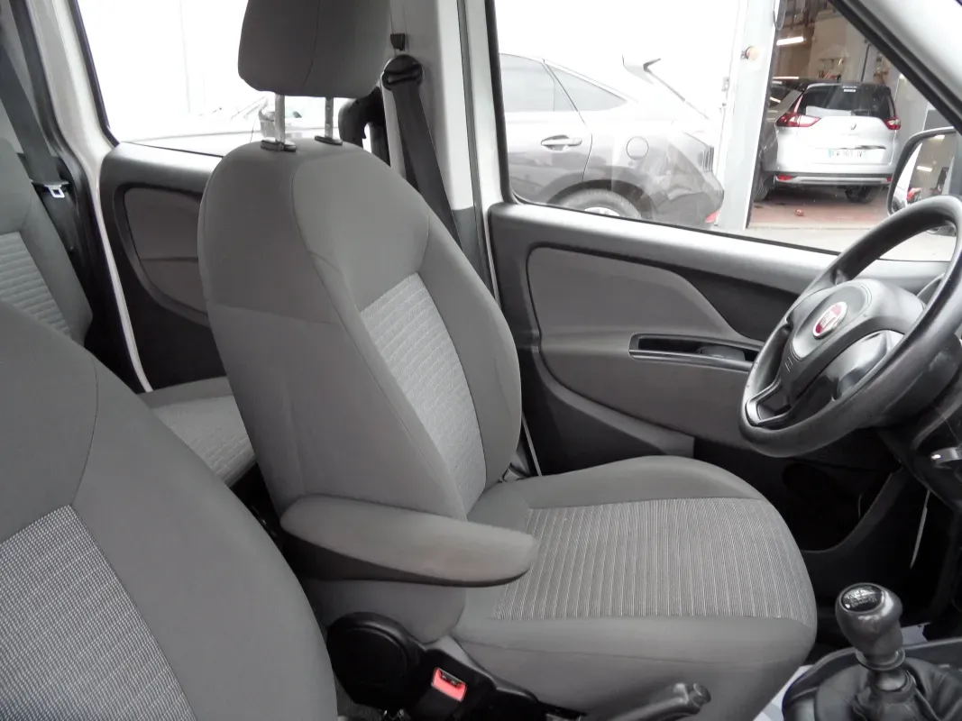 FIAT DOBLO 5 PLACES 16 M-JET 95 CV LOUNGE BV6