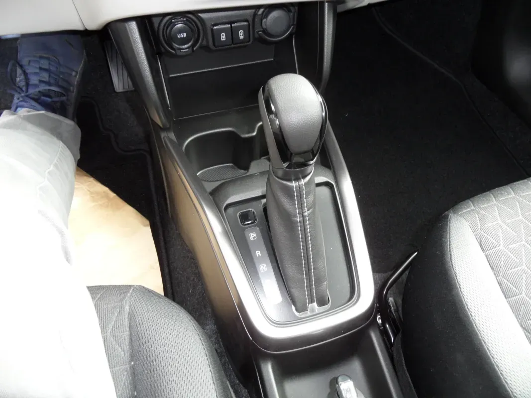 SUZUKI SWIFT HYBRID BOITE AUTO PACK NEUVE