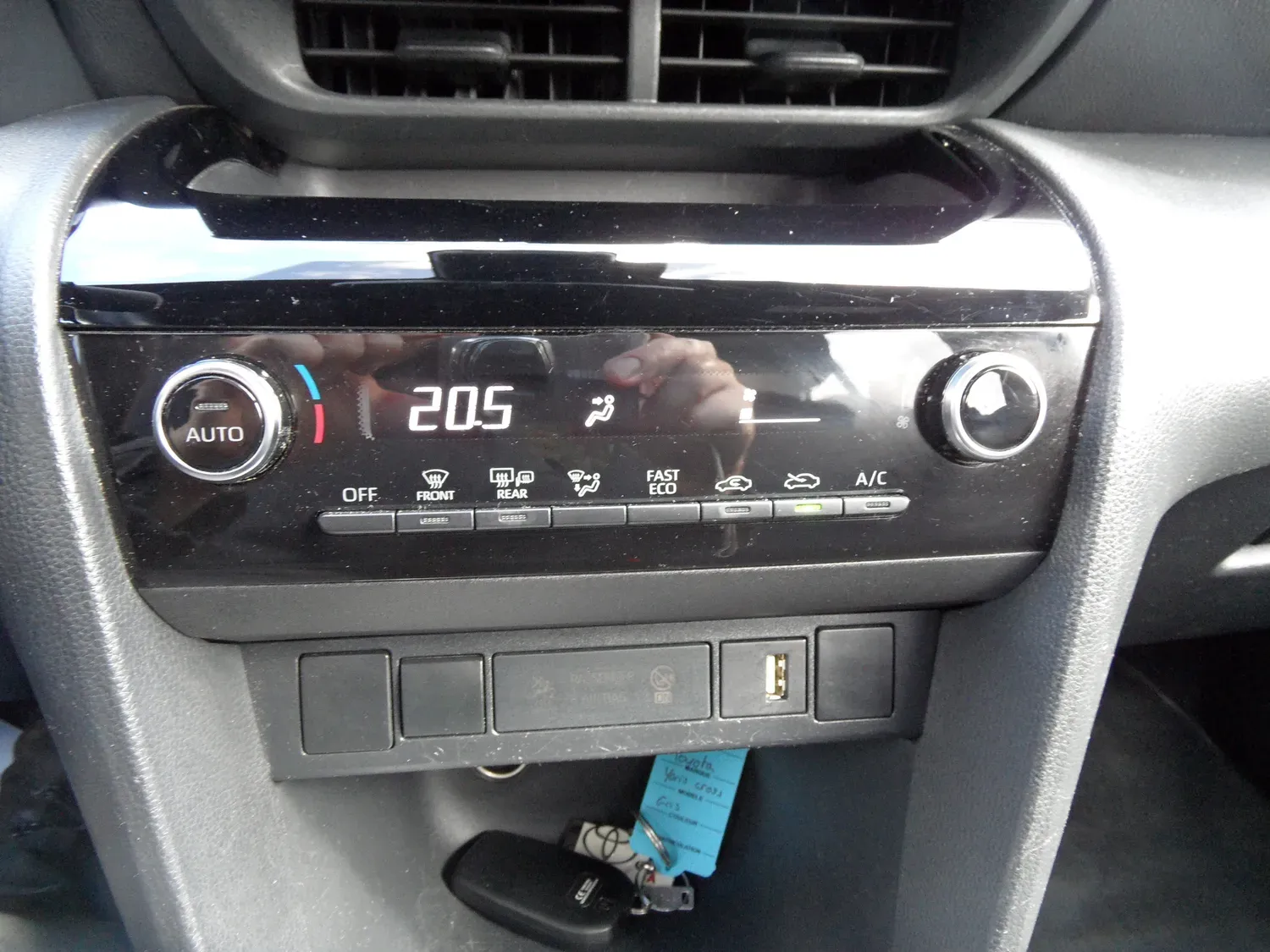 TOYOTA YARIS CROSS 15 HYBRID 116 DESIGN BOITE AUTO