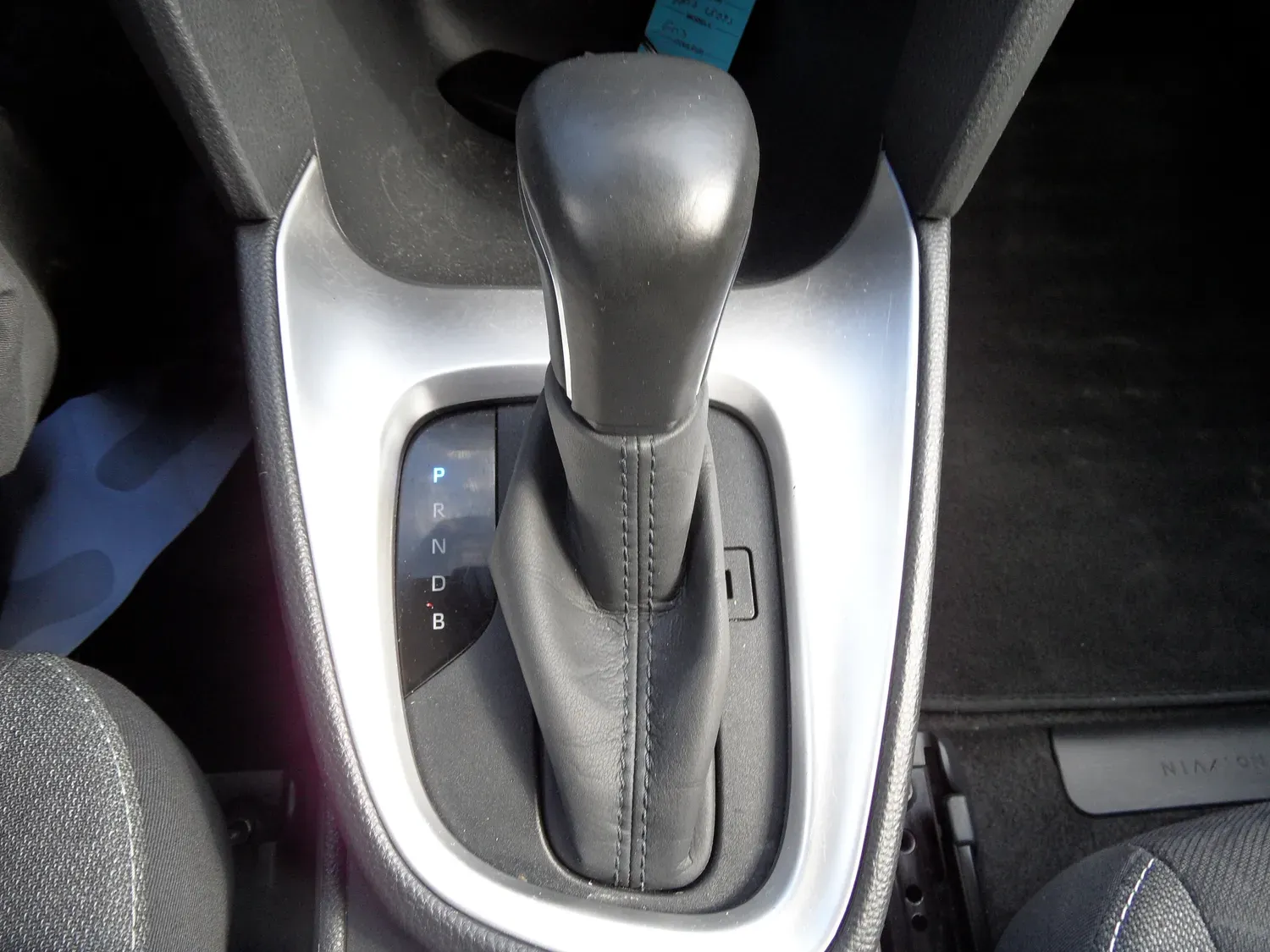 TOYOTA YARIS CROSS 15 HYBRID 116 DESIGN BOITE AUTO