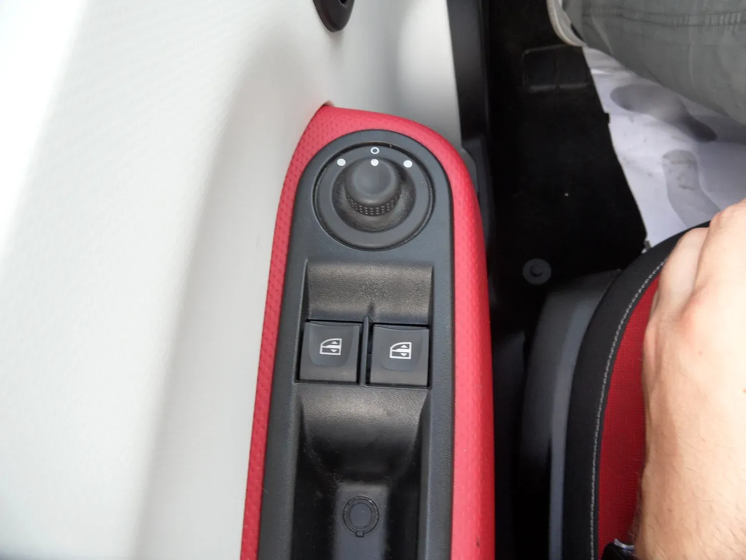 RENAULT TWINGO 0.9 TCe 90 INTENS EDC
