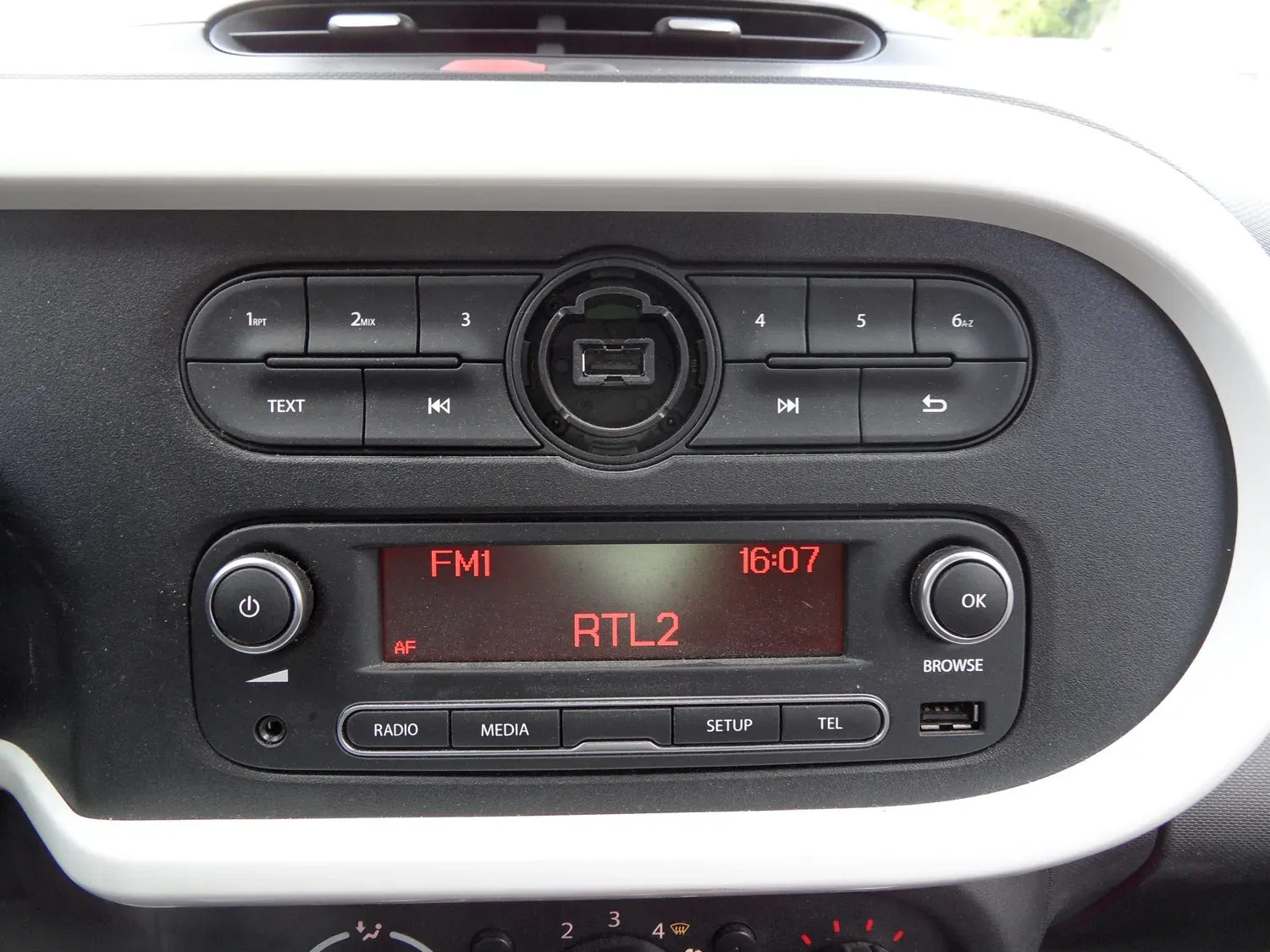 RENAULT TWINGO 0.9 TCe 90 INTENS EDC