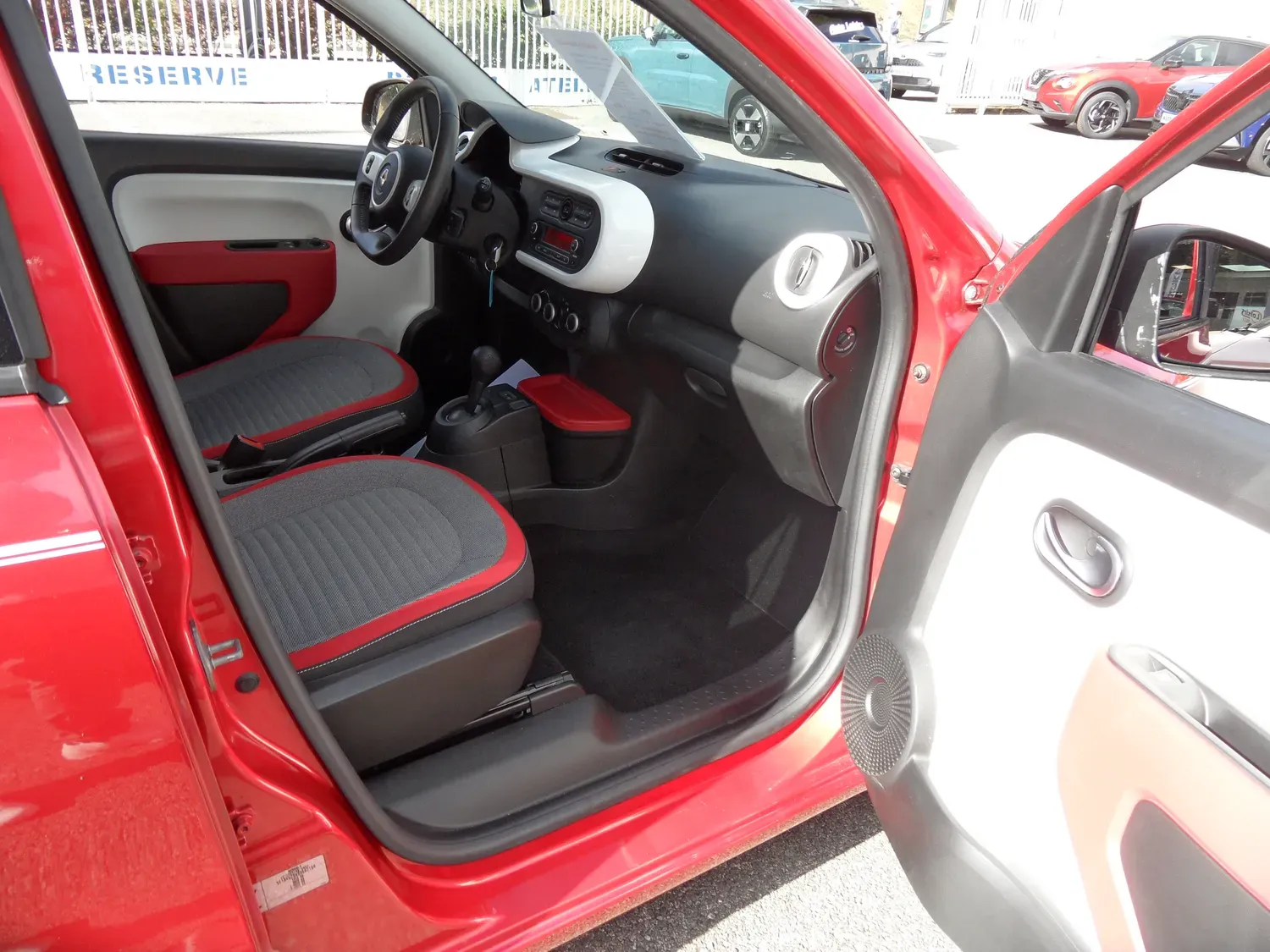 RENAULT TWINGO 0.9 TCe 90 INTENS EDC