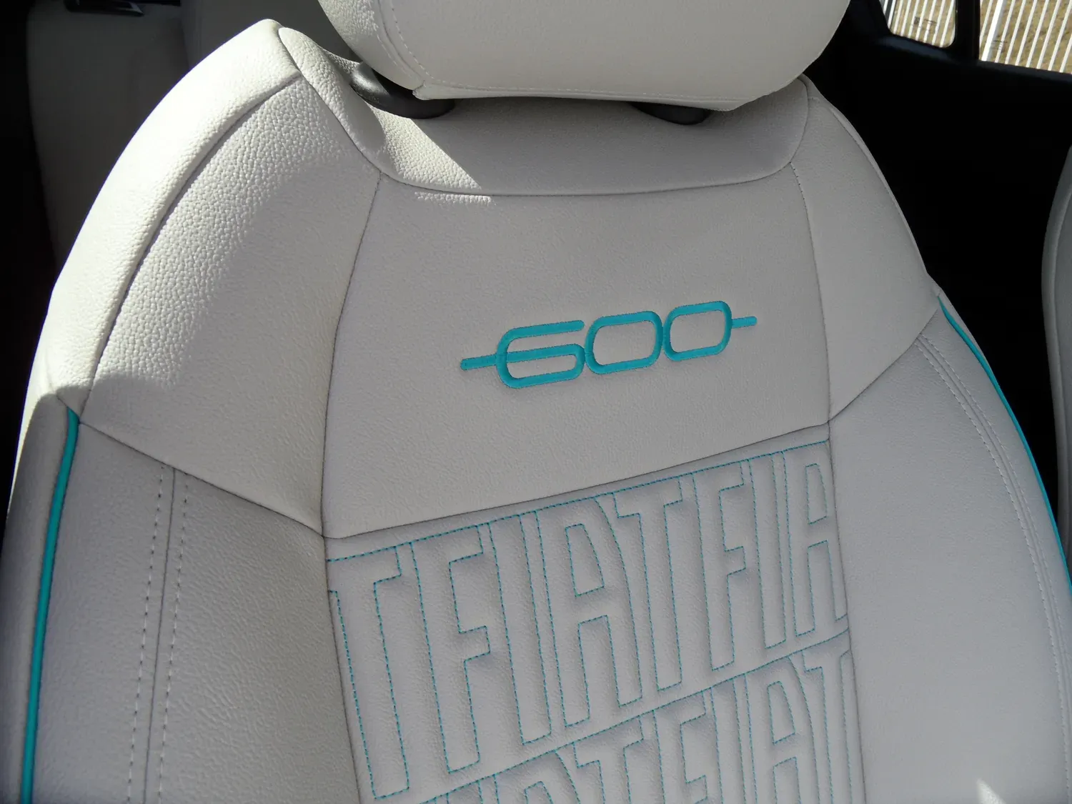 FIAT 600 12 HYBRID 136 CV PRIMA BOITE AUTO