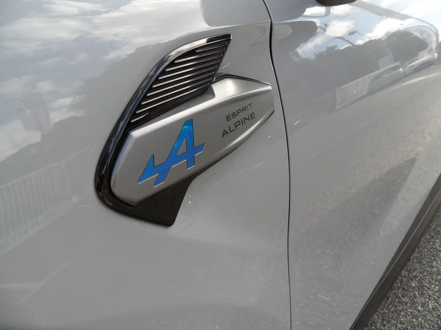 RENAULT SYMBIOZ 1.6 E-TECH FULL HYBRID 145 ESPRIT ALPINE