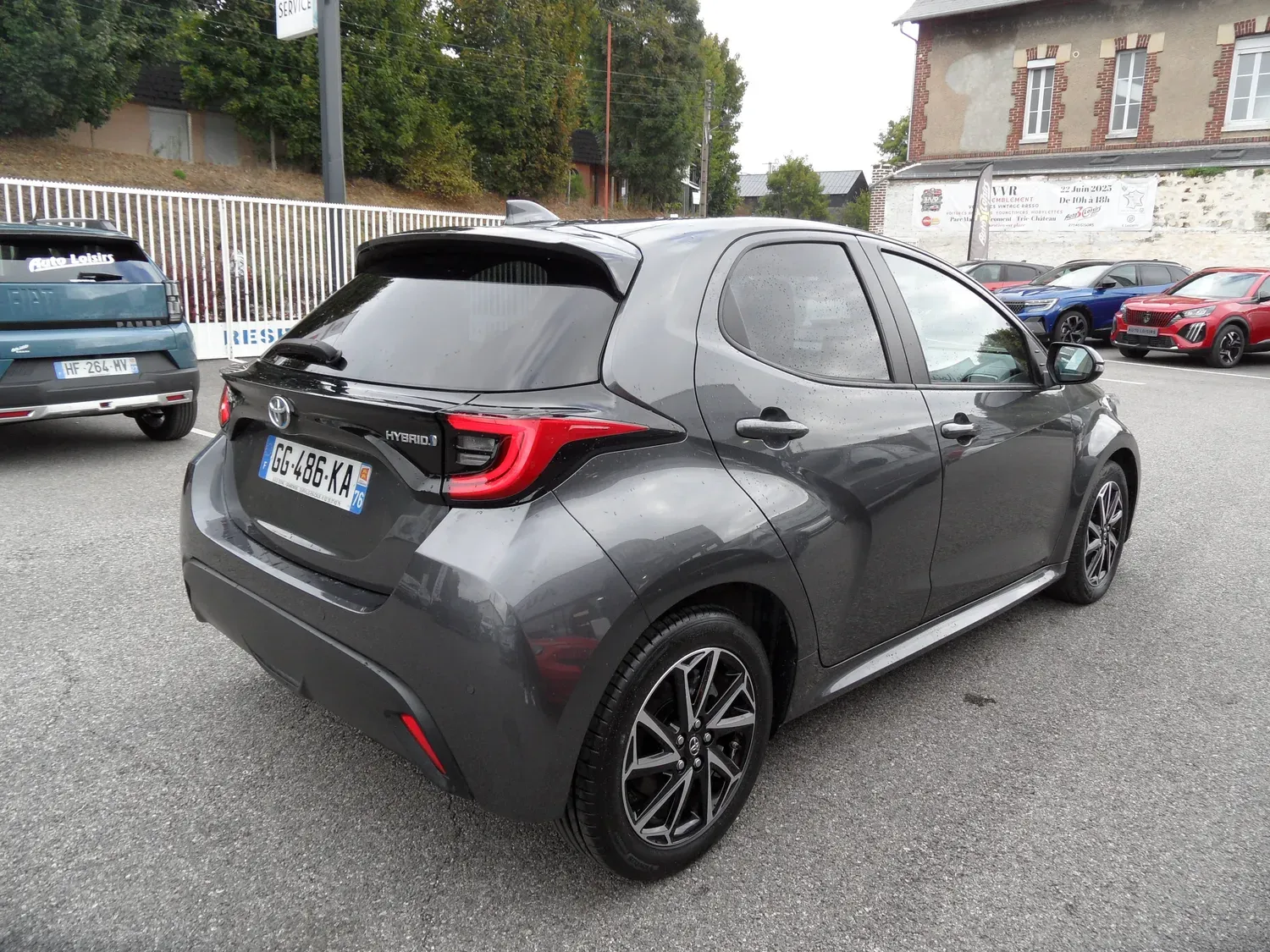 TOYOTA YARIS HYBRID 116H DESIGN