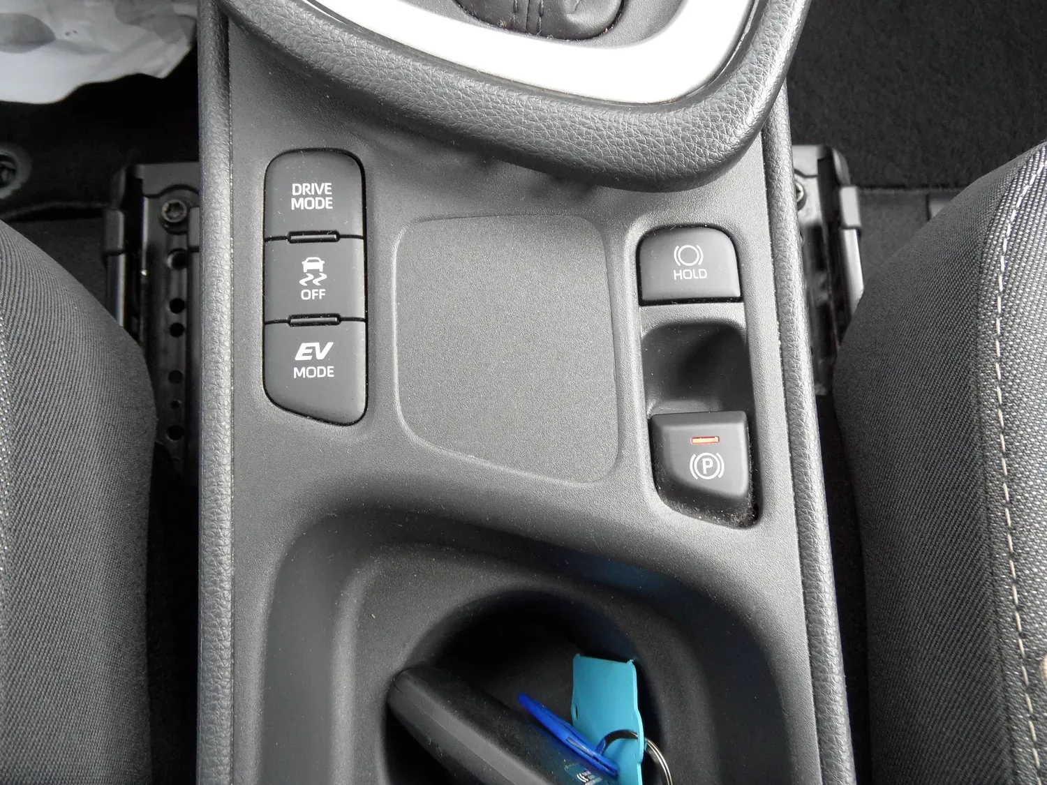 TOYOTA YARIS HYBRID 116H DESIGN