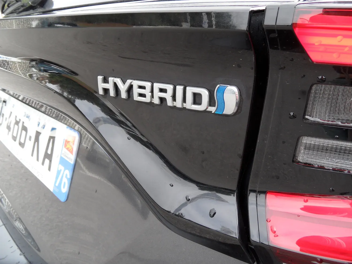 TOYOTA YARIS HYBRID 116H DESIGN