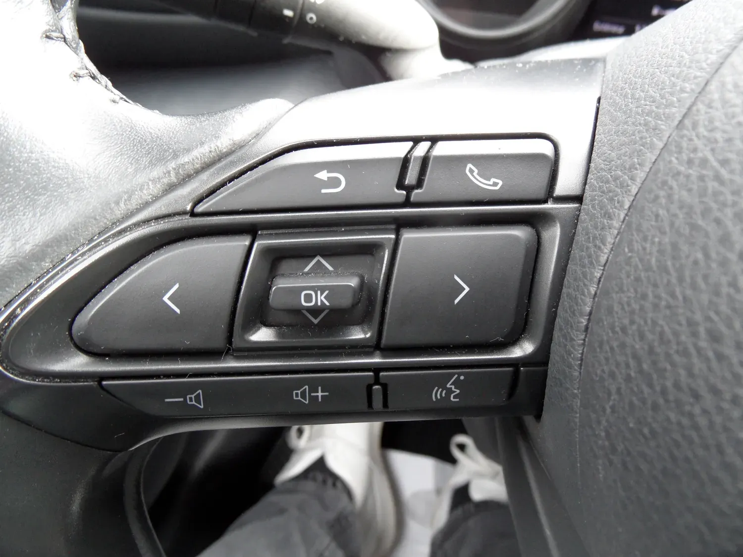 TOYOTA YARIS HYBRID 116H DESIGN