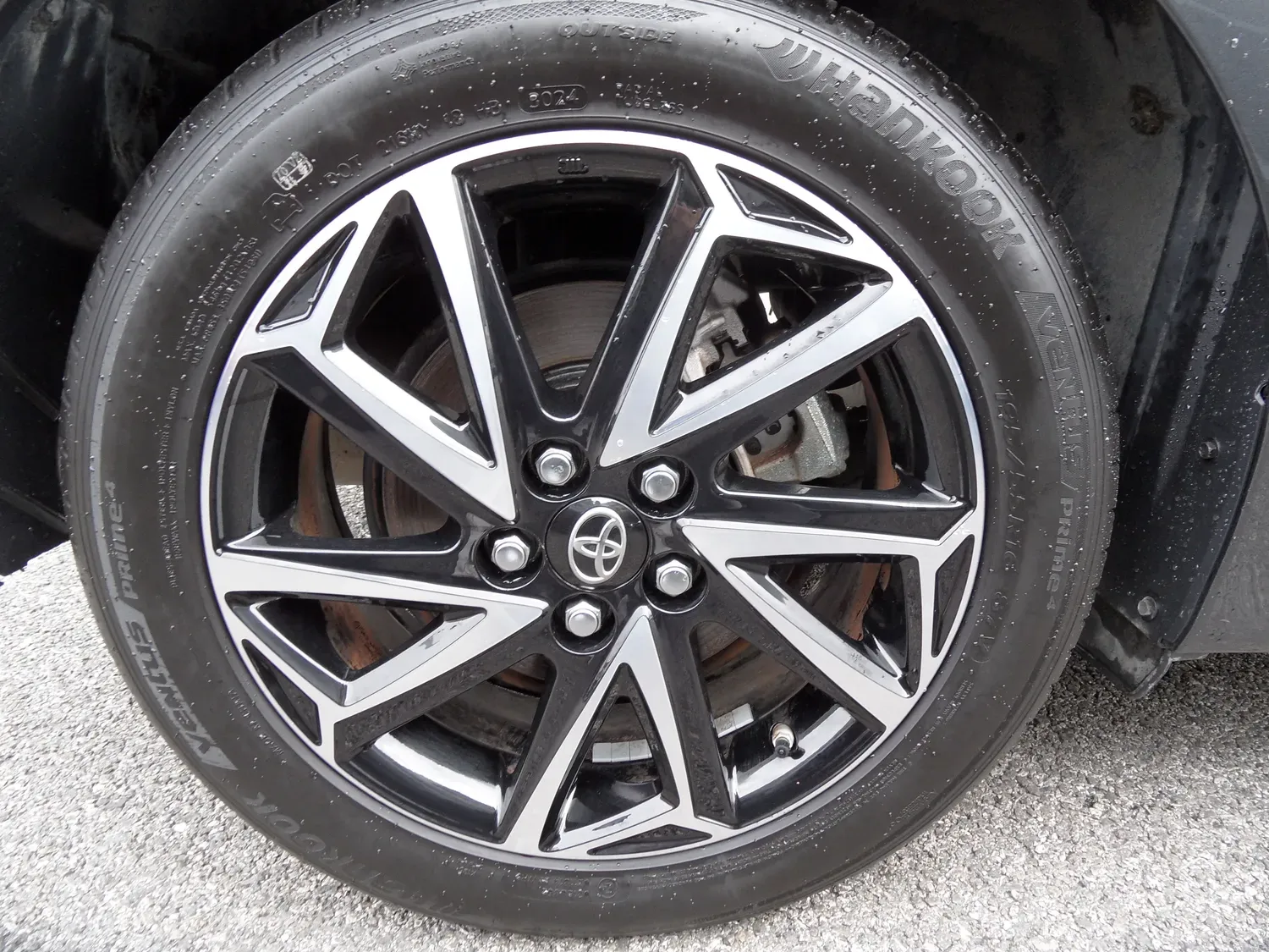 TOYOTA YARIS HYBRID 116H DESIGN