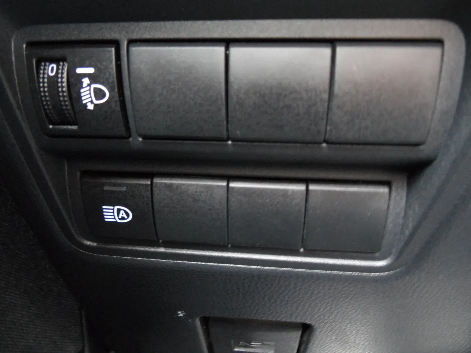 TOYOTA YARIS HYBRID 116H DESIGN