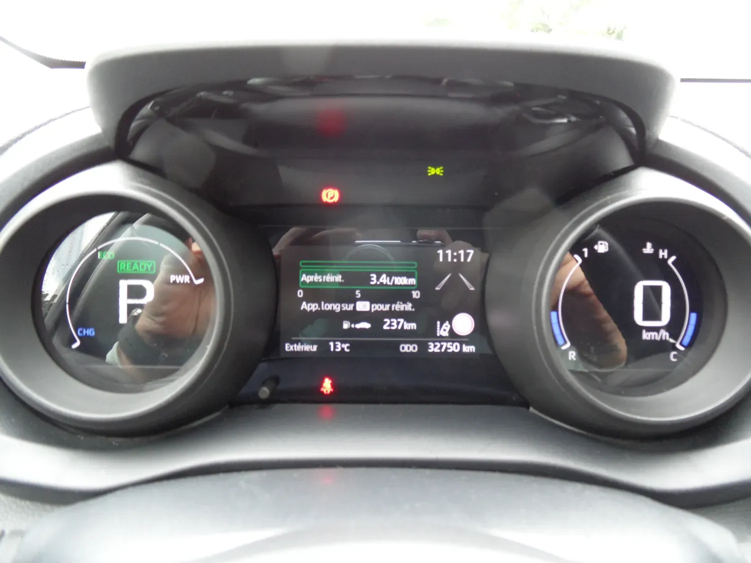 TOYOTA YARIS HYBRID 116H DESIGN