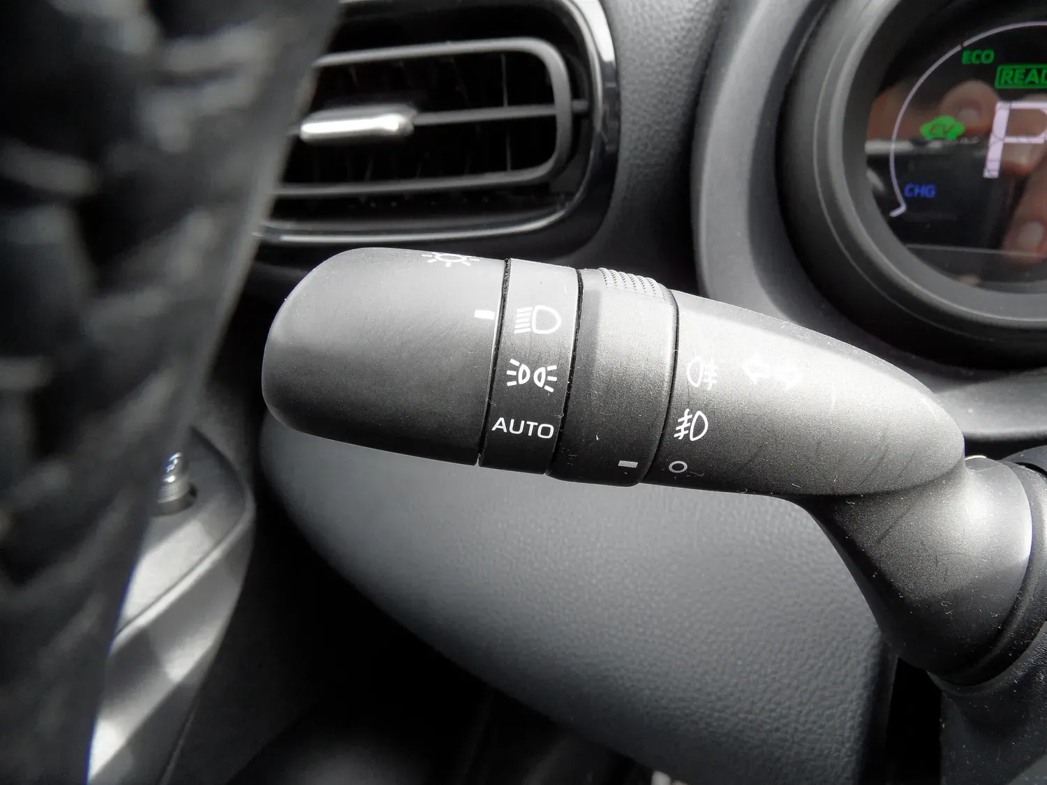TOYOTA YARIS HYBRID 116H DESIGN