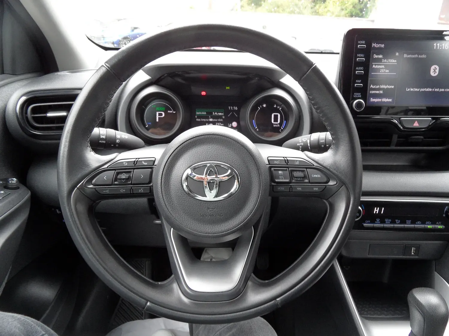 TOYOTA YARIS HYBRID 116H DESIGN