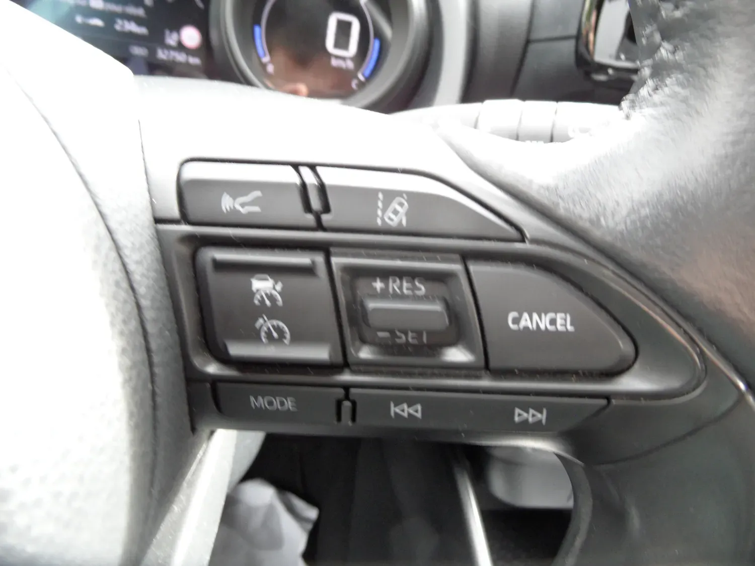 TOYOTA YARIS HYBRID 116H DESIGN