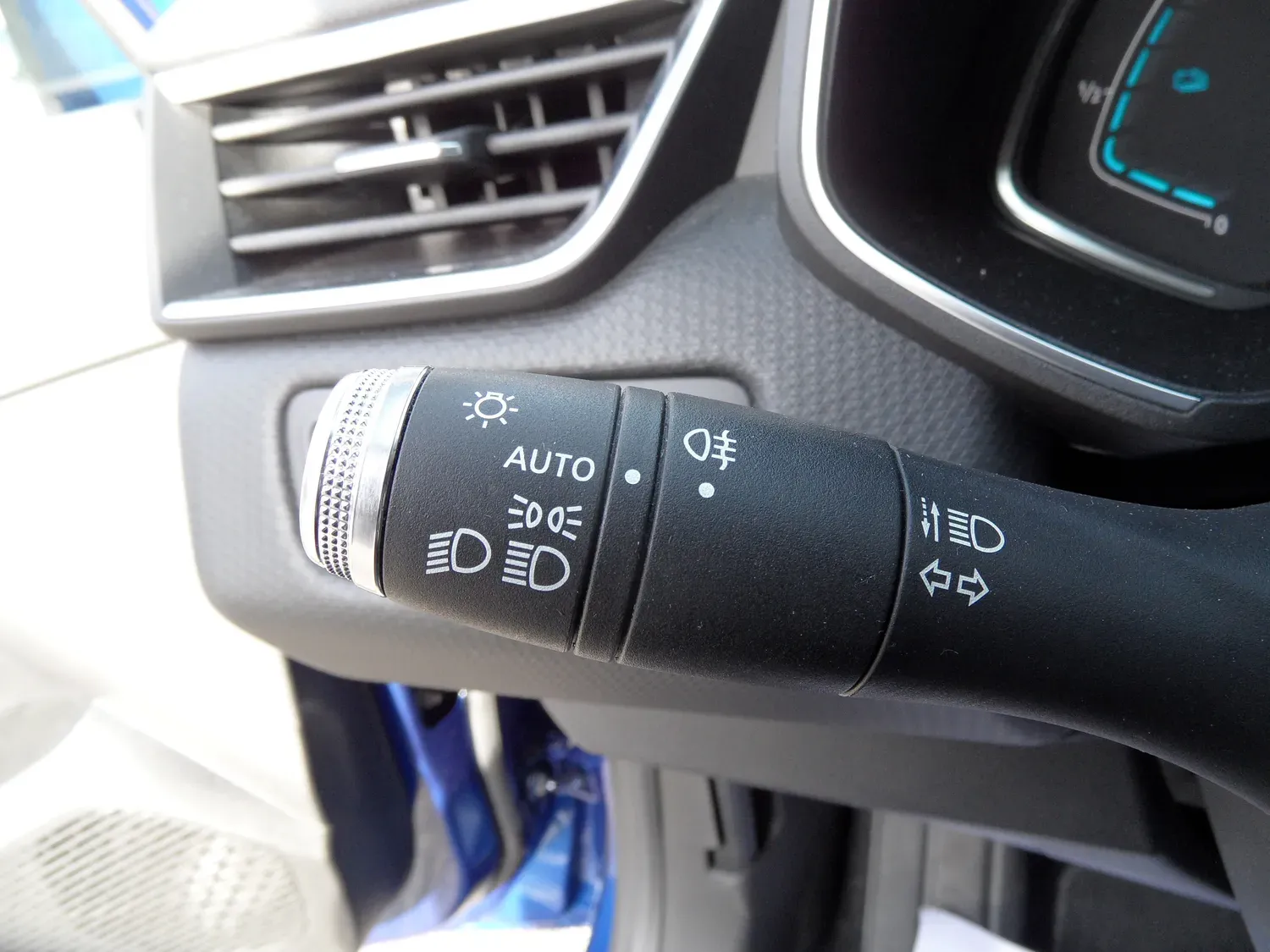 RENAULT CLIO V 1.6 E-TECH 140 FULL HYBRID BUSINESS boite auto