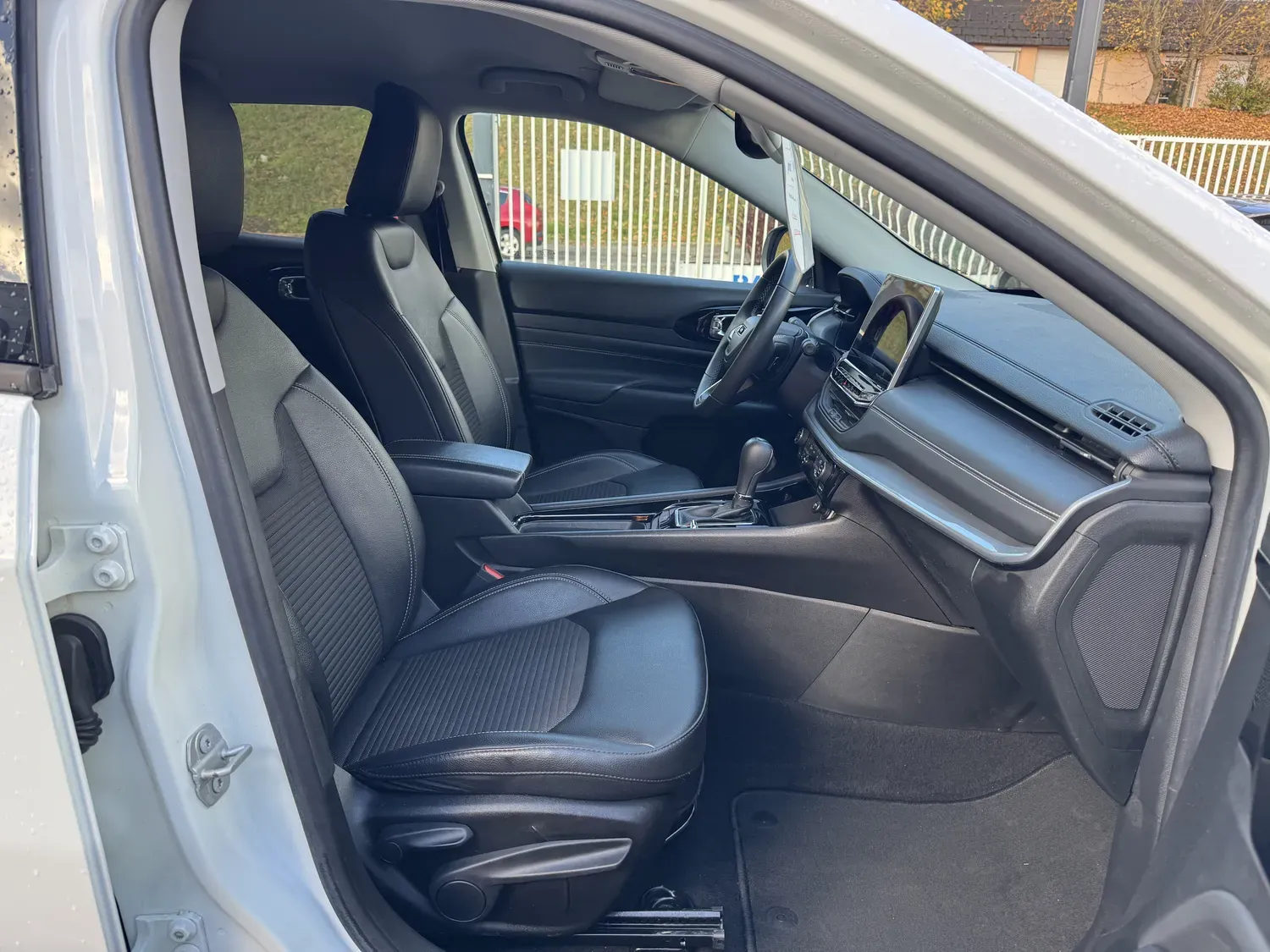 JEEP COMPASS HYBRID RECHARGEABLE