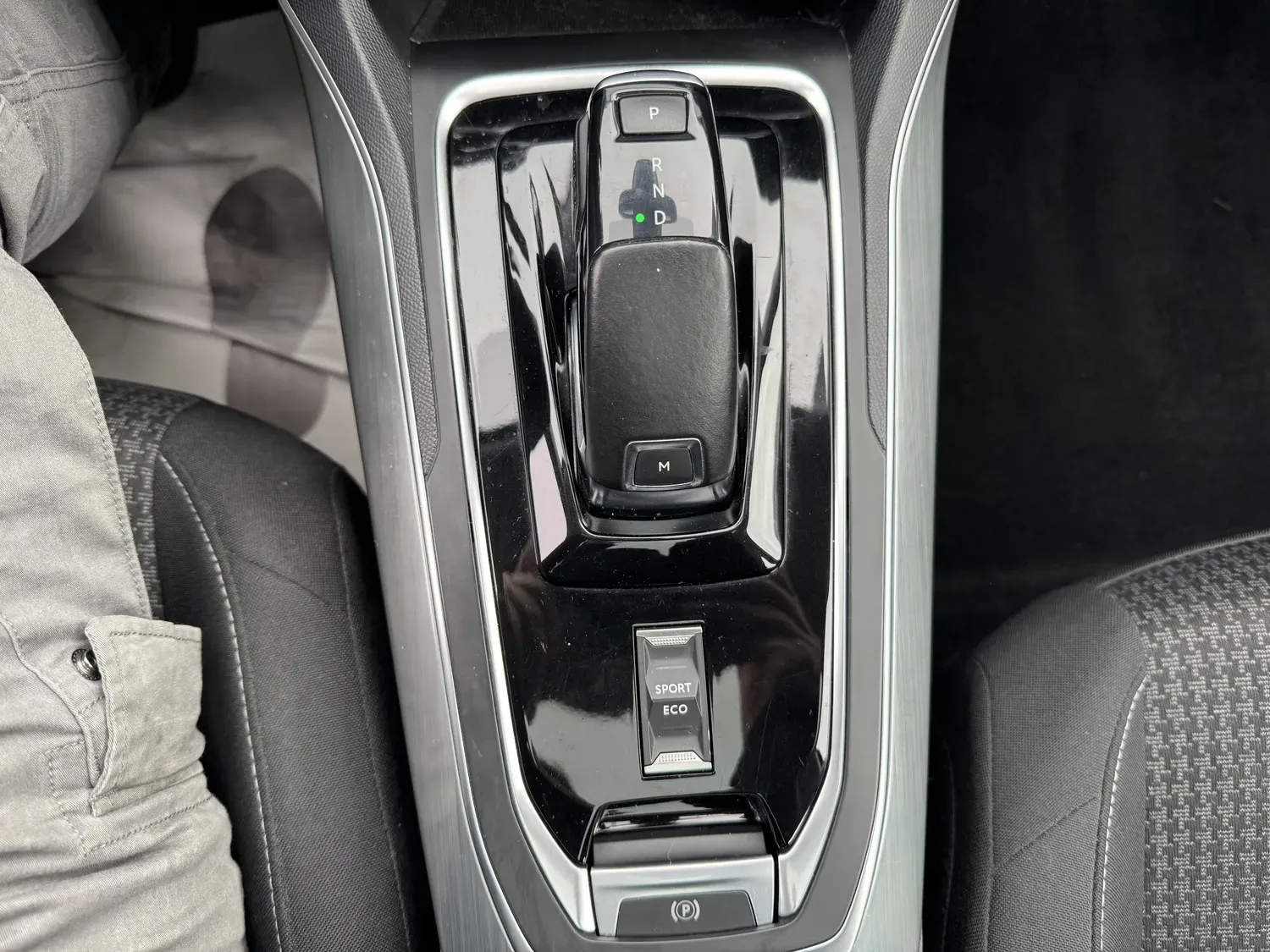 PEUGEOT 308 SW 1.5 HDI130 EAT8