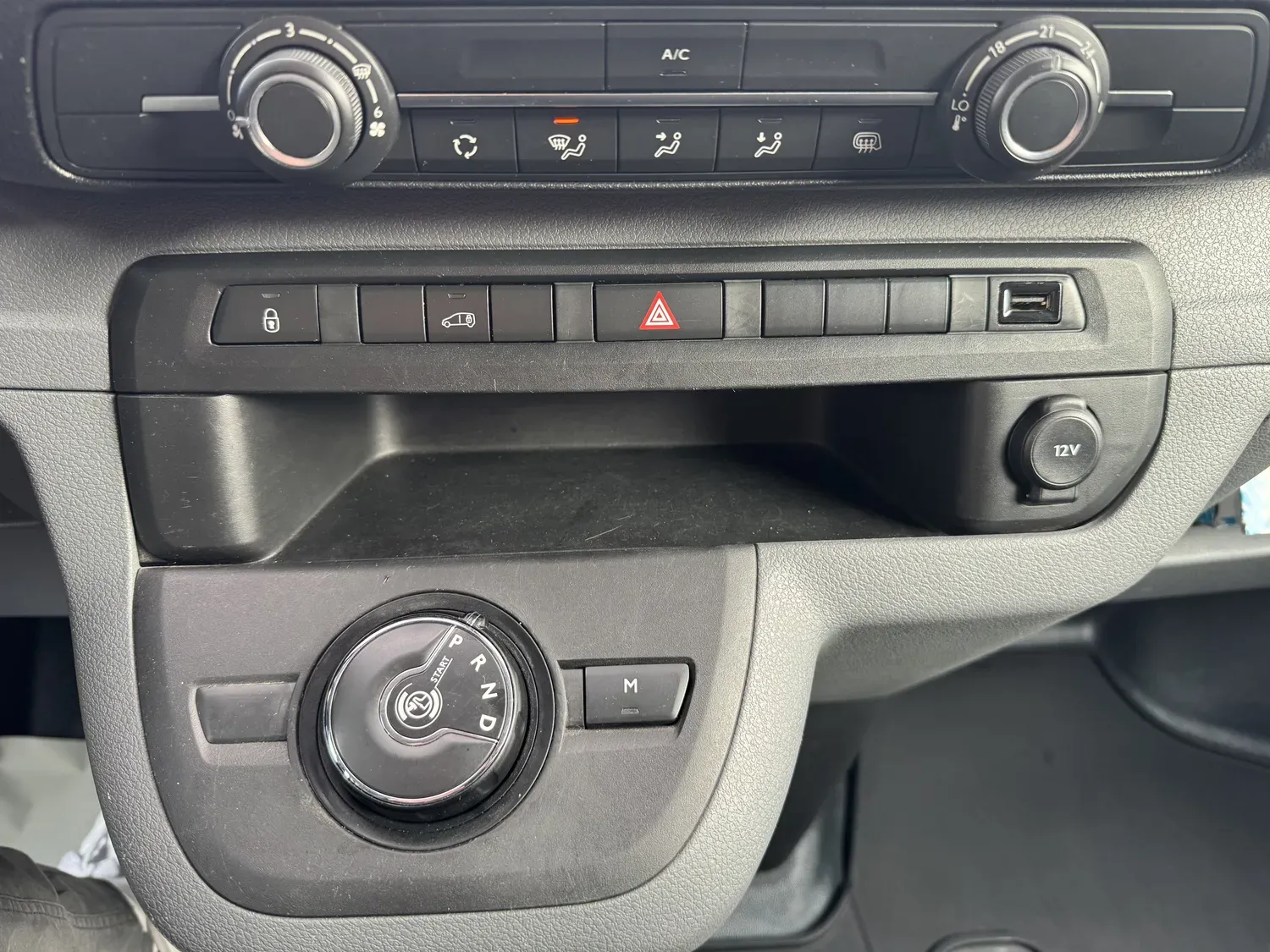 PEUGEOT EXPERT III 2.0 BLUEHDI 180 S&S STANDARD PREMIUM