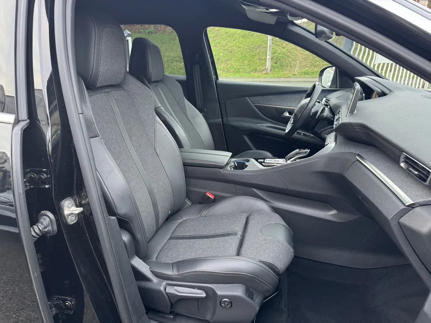 PEUGEOT 3008 1.2 130 GT LINE EAT8