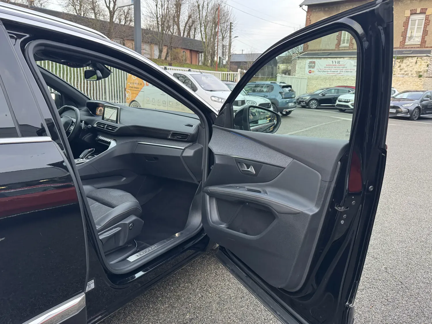 PEUGEOT 3008 1.2 130 GT LINE EAT8