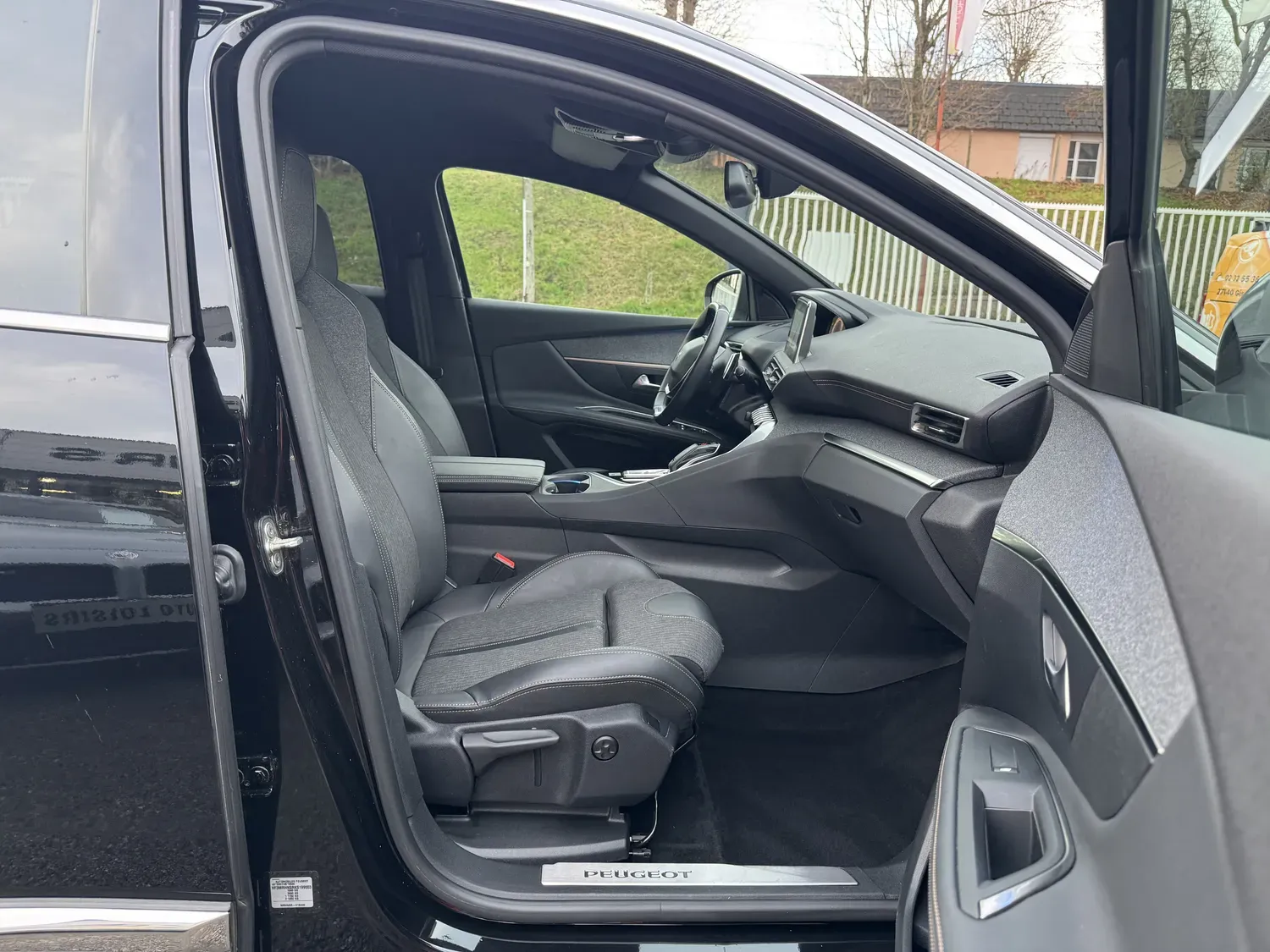 PEUGEOT 3008 1.2 130 GT LINE EAT8