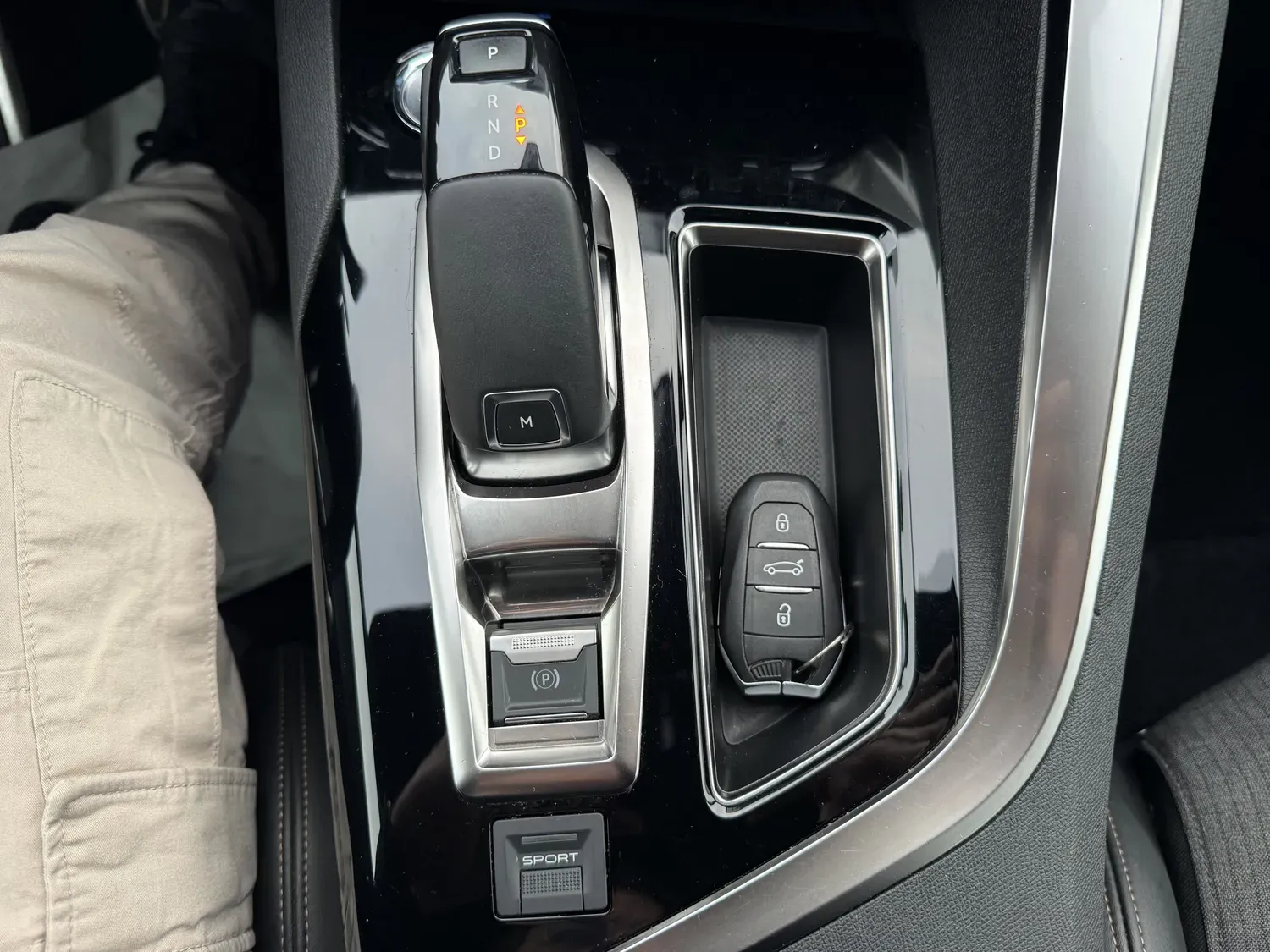 PEUGEOT 3008 1.2 130 GT LINE EAT8