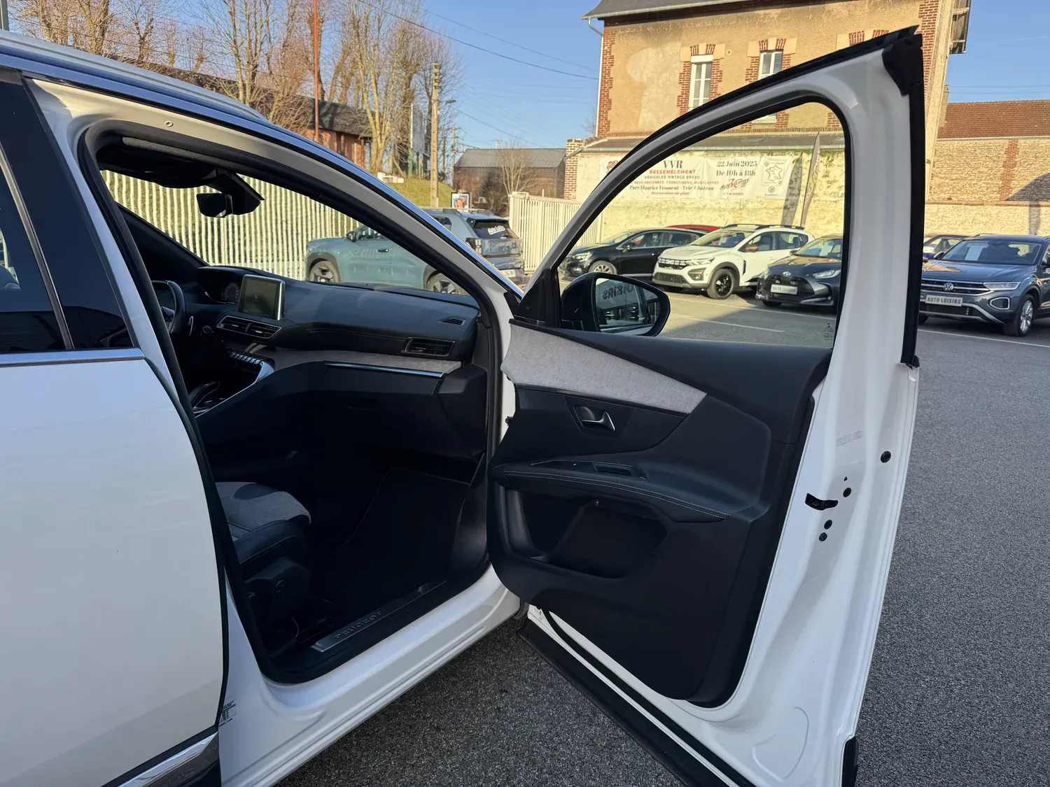 PEUGEOT 3008 1.6 HYBRID4 300 GT E-EAT8